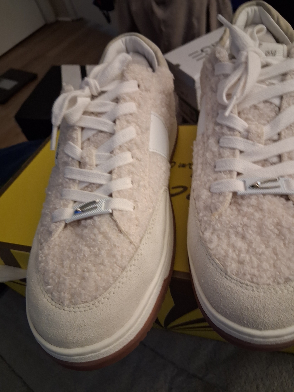 NEW W/BOX Circus by Sam Edelman US Size 9M, Cream Sherpa Lace-Up Sneakers - Picture 4 of 16